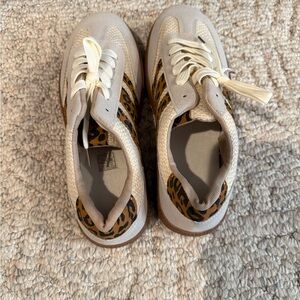 Beige Sneakers with Leopard Accent - Lightweight Casual Shoes